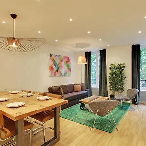 Pick A Flat's In Champs Elysees - Rue Percier Paris